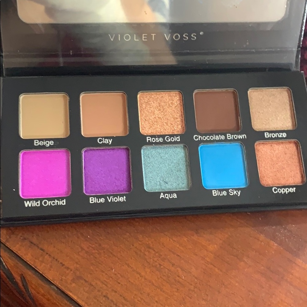Eyeshadow palette